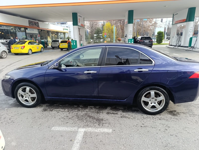 Honda Accord 2.4 automatic LPG, снимка 5 - Автомобили и джипове - 52589333