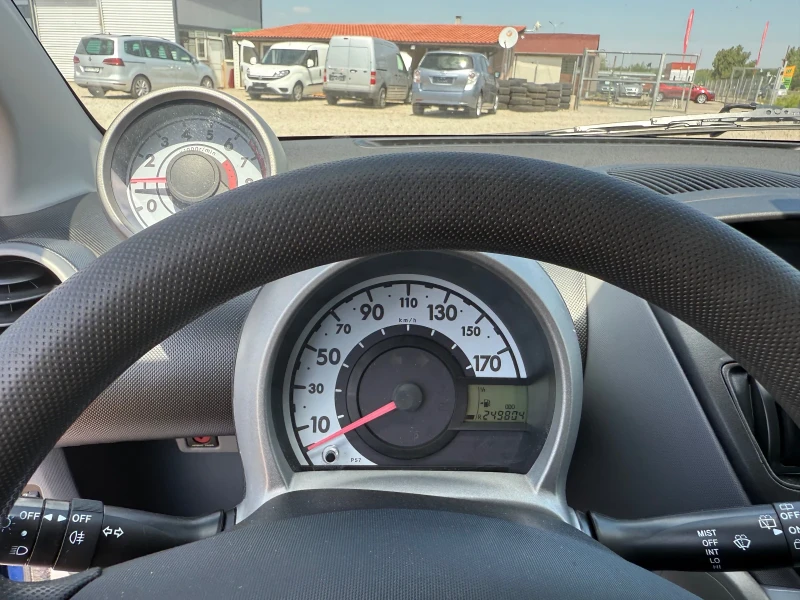 Peugeot 107 1.0i-68PS-КЛИМАТИК, снимка 13 - Автомобили и джипове - 51460841