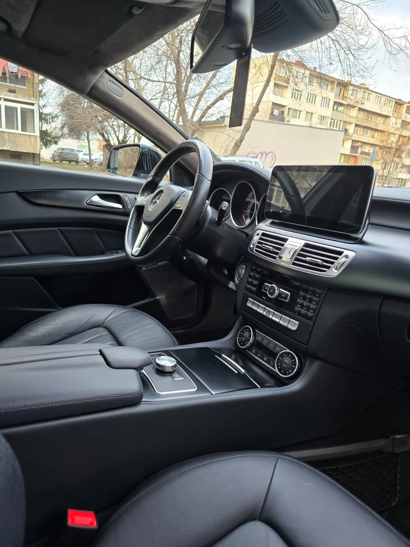 Mercedes-Benz CLS 350 РЕАЛНИ КM, Keyless, Самопаркиране, Подгрев, Дистр., снимка 16 - Автомобили и джипове - 52639441