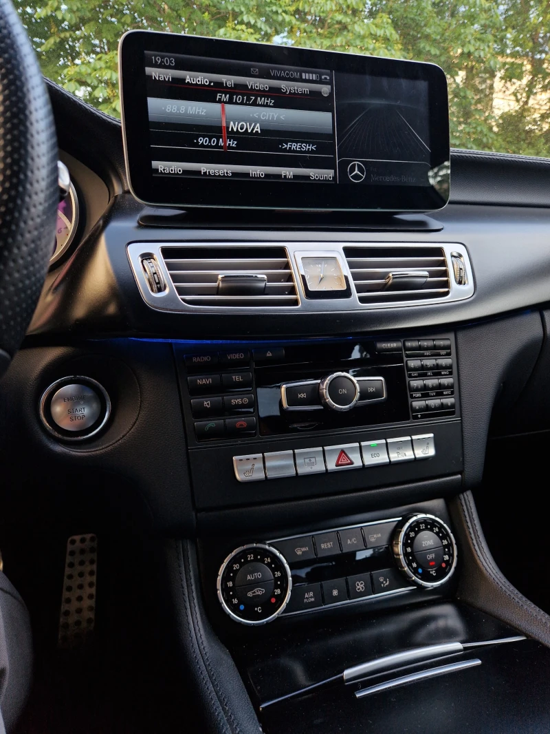 Mercedes-Benz CLS 350 РЕАЛНИ КM, Keyless, Самопаркиране, Подгрев, Дистр., снимка 6 - Автомобили и джипове - 52639441