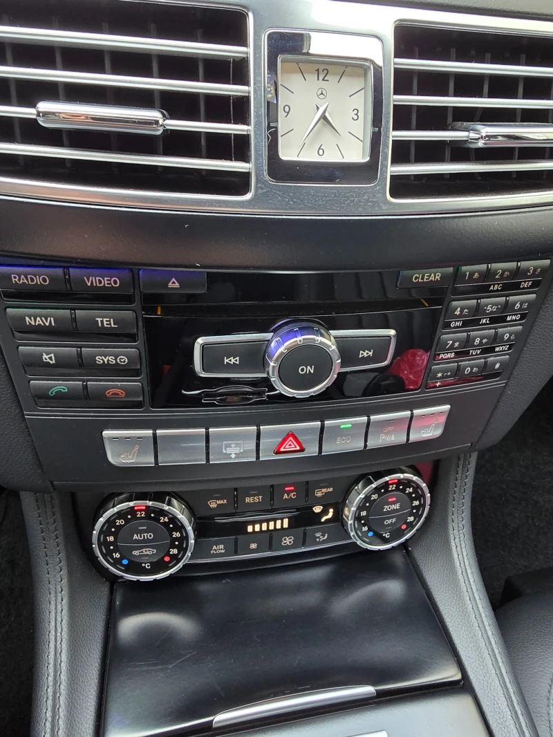 Mercedes-Benz CLS 350 РЕАЛНИ КM, Keyless, Самопаркиране, Подгрев, Дистр., снимка 17 - Автомобили и джипове - 52639441