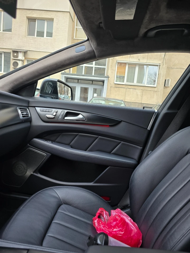 Mercedes-Benz CLS 350 РЕАЛНИ КM, Keyless, Самопаркиране, Подгрев, Дистр., снимка 8 - Автомобили и джипове - 52639441
