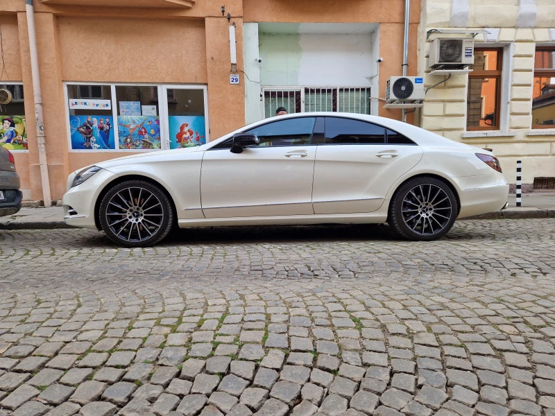 Mercedes-Benz CLS 350 РЕАЛНИ КM, Keyless, Самопаркиране, Подгрев, Дистр., снимка 2 - Автомобили и джипове - 52639441