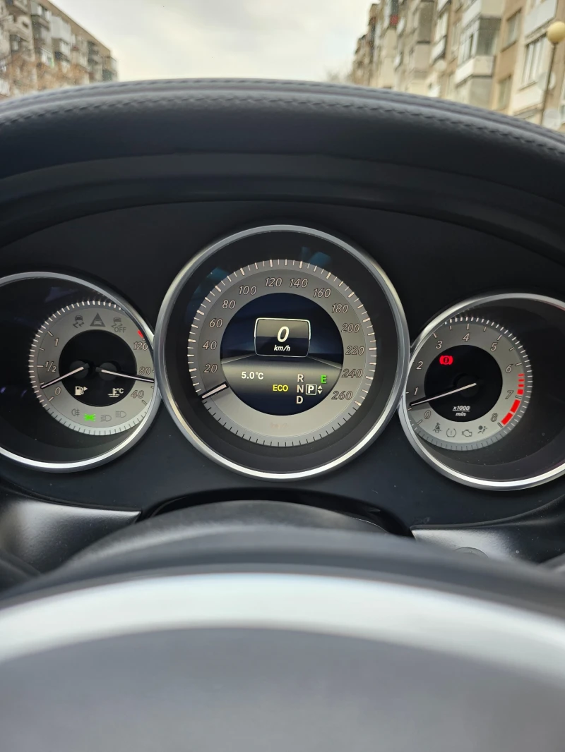 Mercedes-Benz CLS 350 РЕАЛНИ КM, Keyless, Самопаркиране, Подгрев, Дистр., снимка 9 - Автомобили и джипове - 52639441
