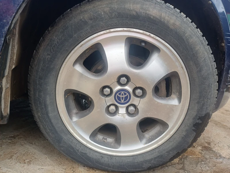 Toyota Avensis verso 2.0D 116к.с., снимка 11 - Автомобили и джипове - 51973048