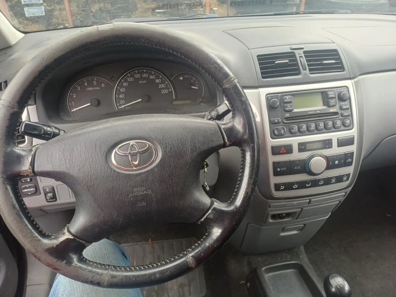 Toyota Avensis verso 2.0D 116к.с., снимка 9 - Автомобили и джипове - 51973048