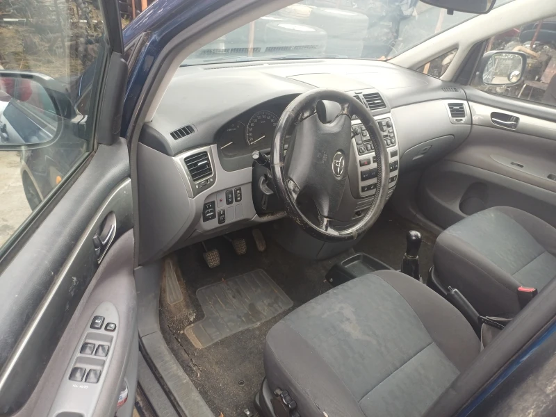 Toyota Avensis verso 2.0D 116к.с., снимка 6 - Автомобили и джипове - 51973048