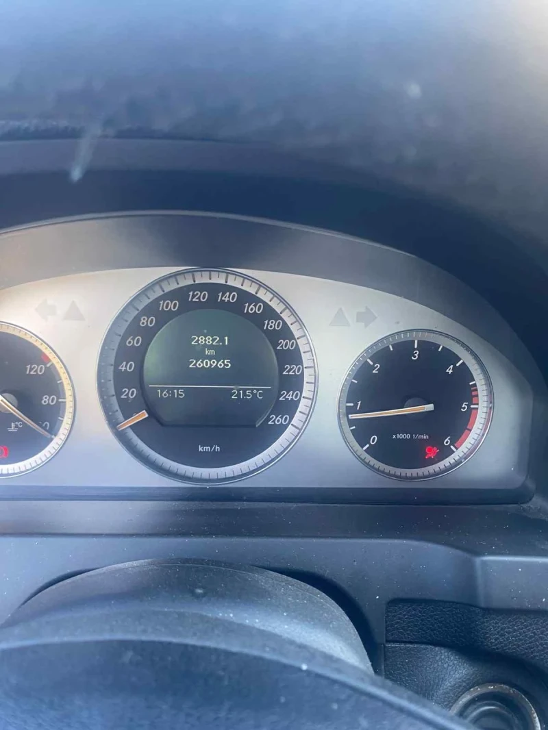 Mercedes-Benz C 220, снимка 8 - Автомобили и джипове - 52239000