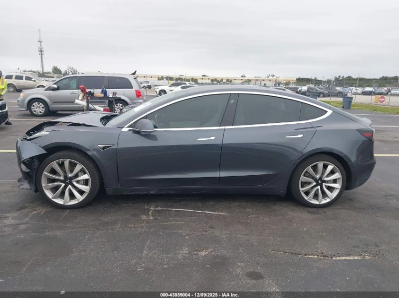 Tesla Model 3 U  U UX All Wheel Drive, снимка 6 - Автомобили и джипове - 53042555