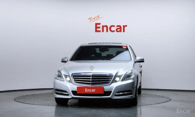 Mercedes-Benz E 220, снимка 3 - Автомобили и джипове - 53515315