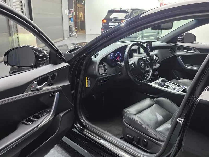 Kia Stinger Turbo 2Wd Platinum, снимка 10 - Автомобили и джипове - 54882722