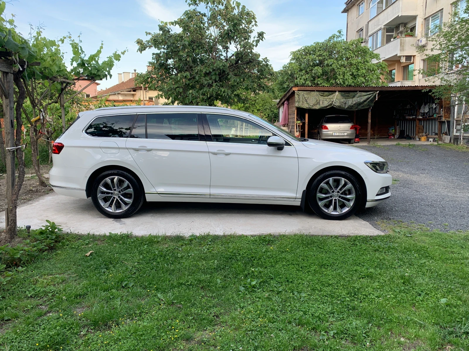 VW Passat GT* 2.0TDi* 190k.c* DSG* Distronic* Амбиентно осве - изображение 8