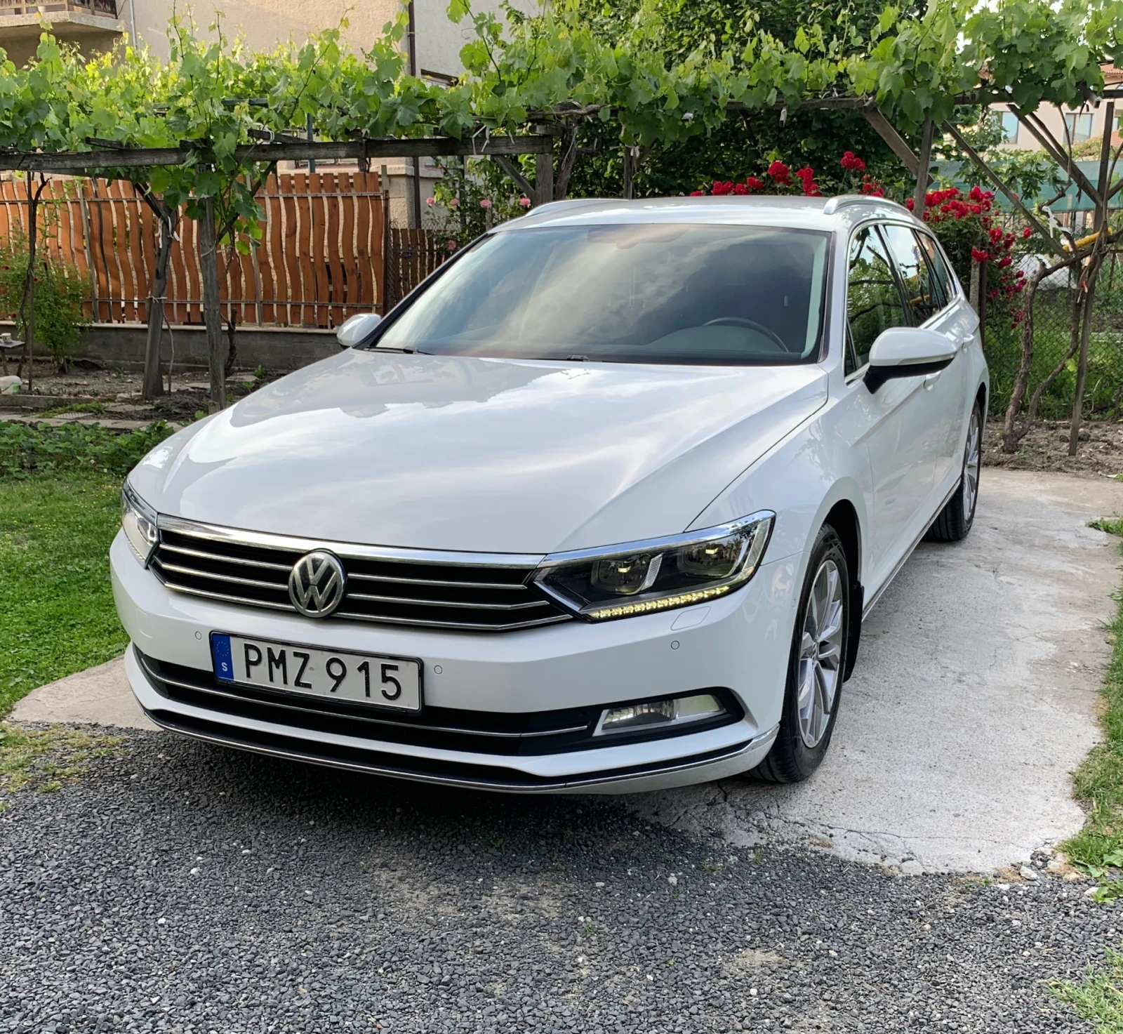 VW Passat GT* 2.0TDi* 190k.c* DSG* Distronic* Амбиентно осве - изображение 3