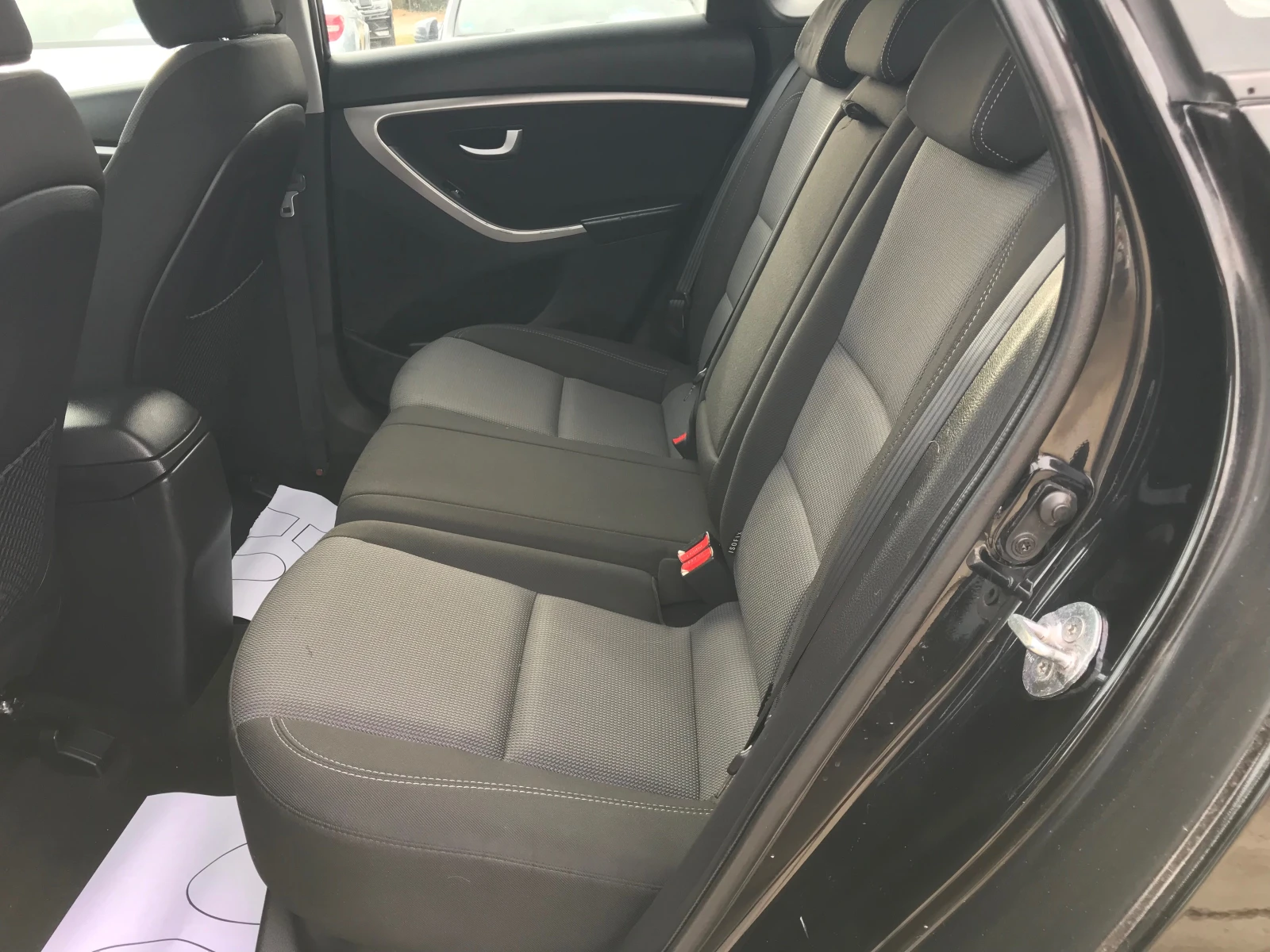 Hyundai I30 1.6crdi-110k.-2013g, снимка 11 - Автомобили и джипове - 50857946