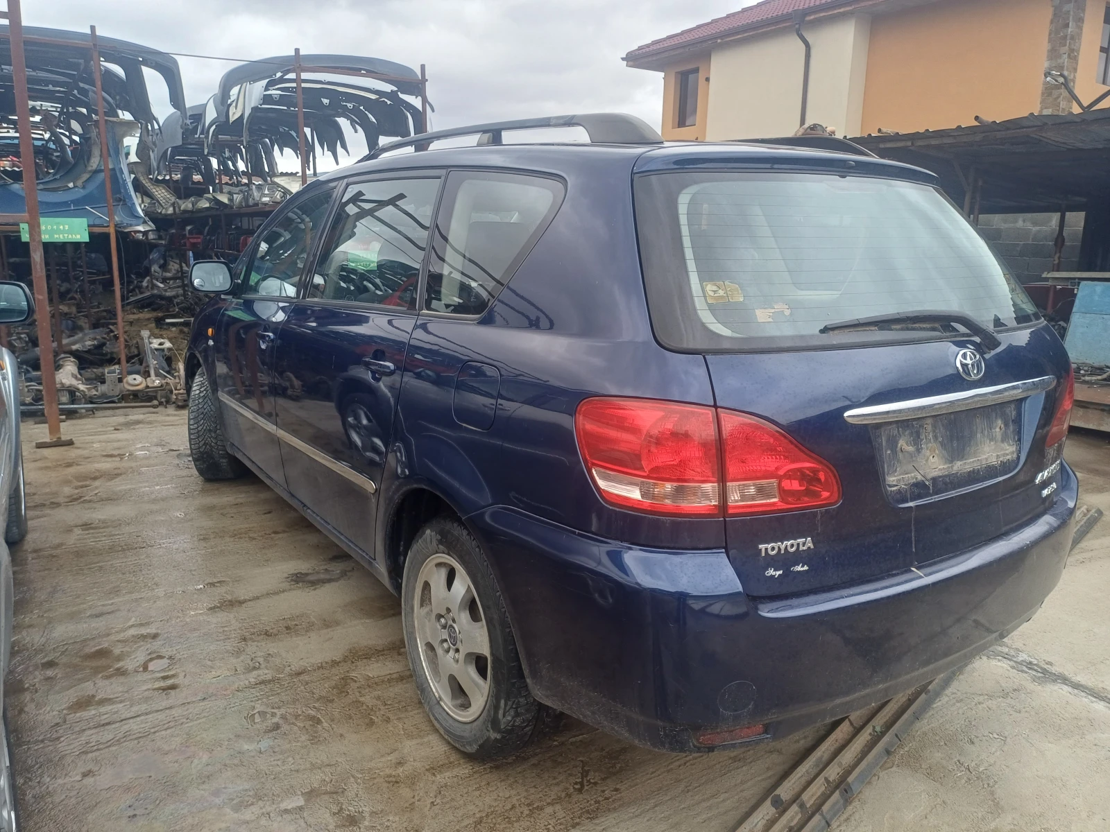 Toyota Avensis verso 2.0D 116к.с. - изображение 5