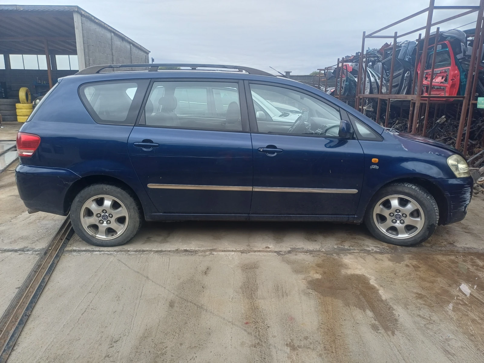Toyota Avensis verso 2.0D 116к.с. - изображение 4