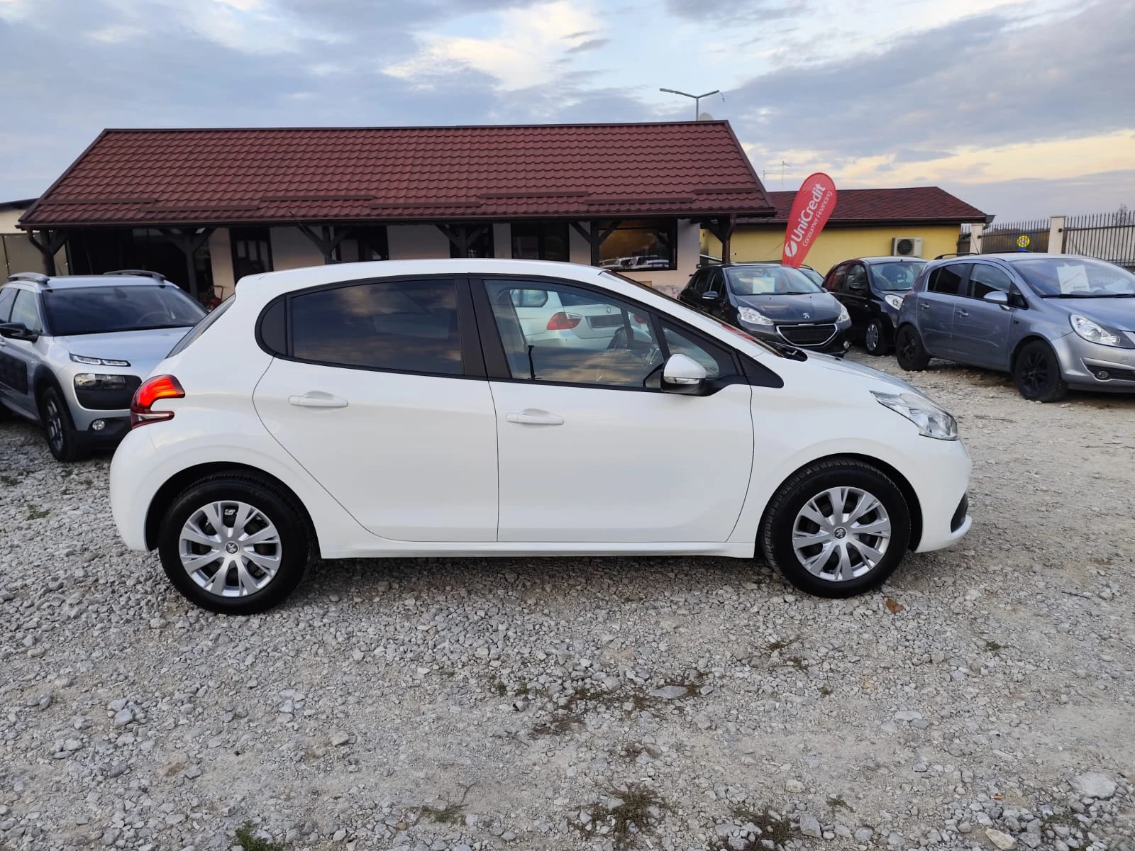 Peugeot 208 1.5 дизел Италия - изображение 4