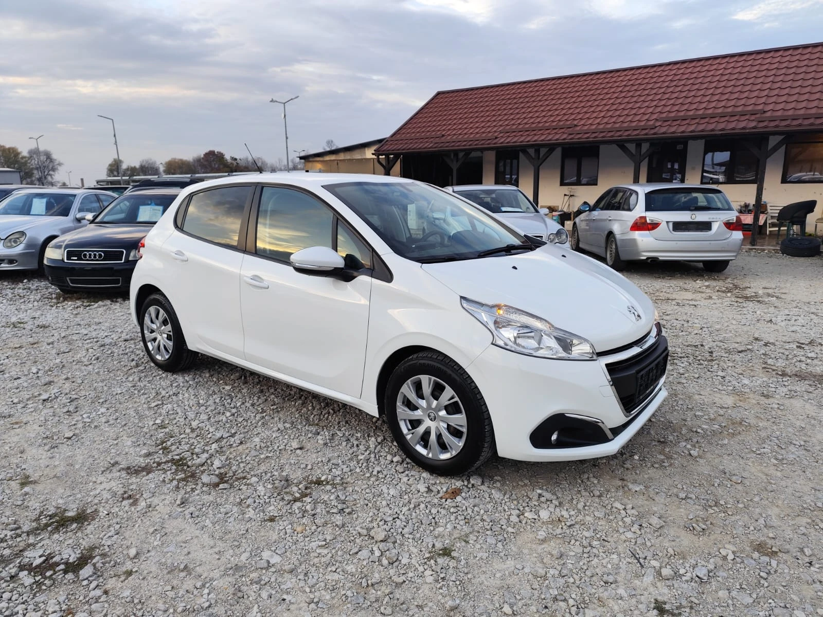 Peugeot 208 1.5 дизел Италия - изображение 3