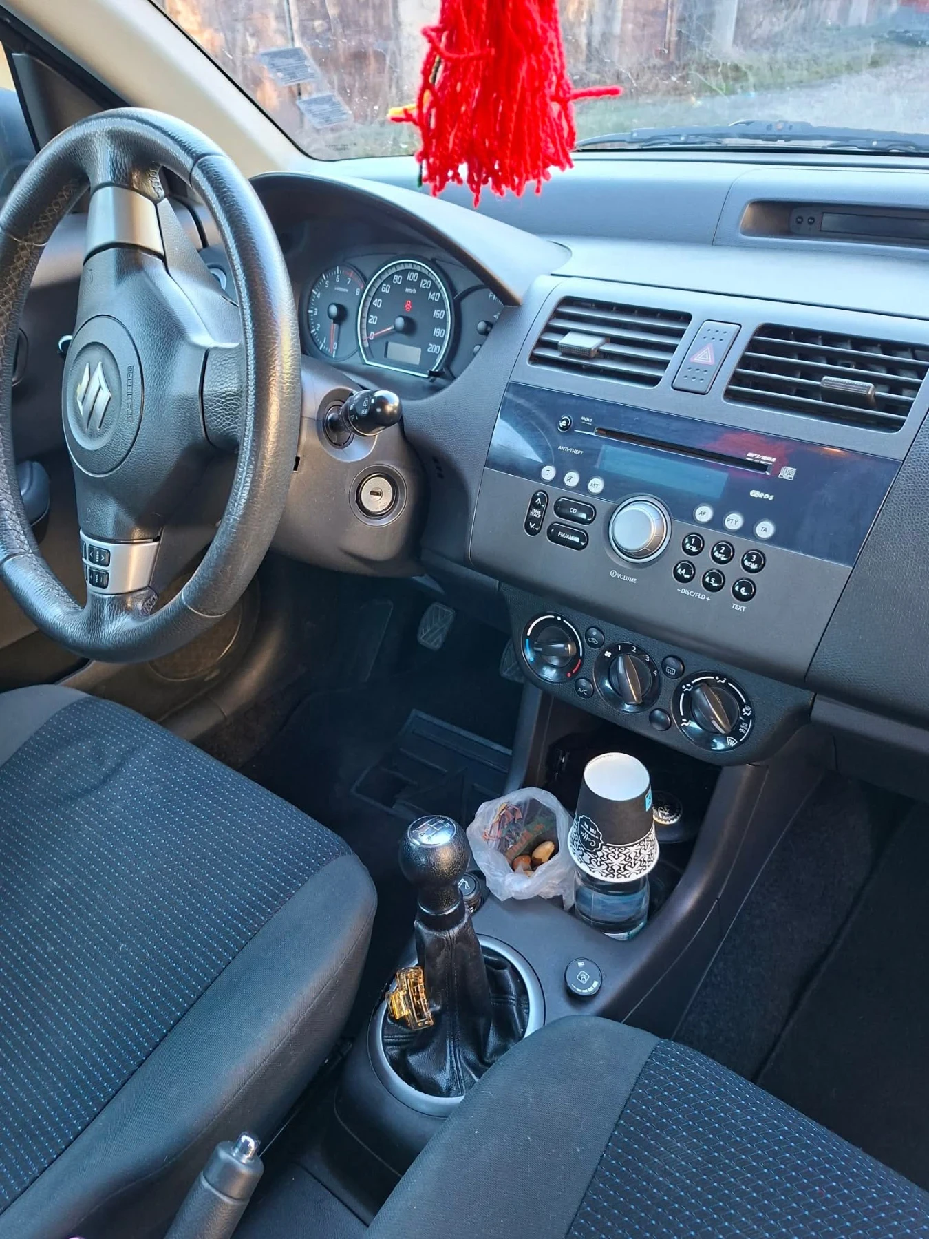 Suzuki Swift, снимка 4 - Автомобили и джипове - 53773628