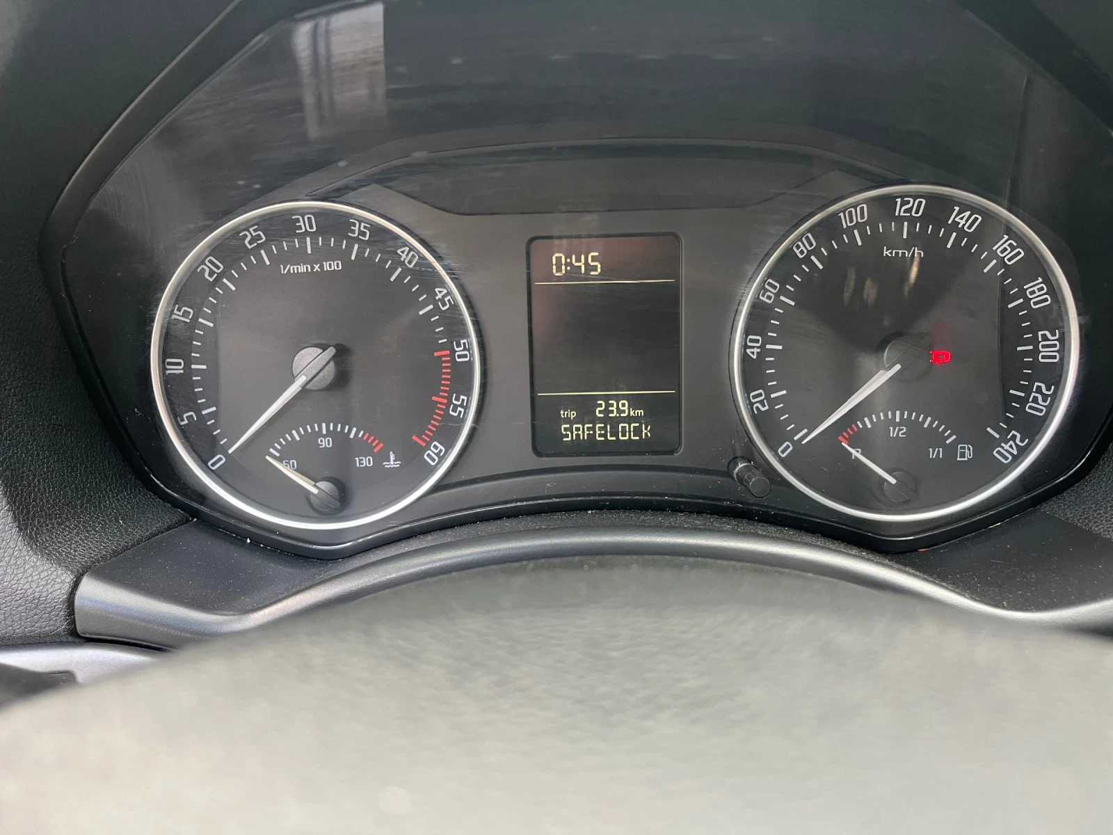 Skoda Octavia 1.6TDI 105hp, снимка 10 - Автомобили и джипове - 53978040