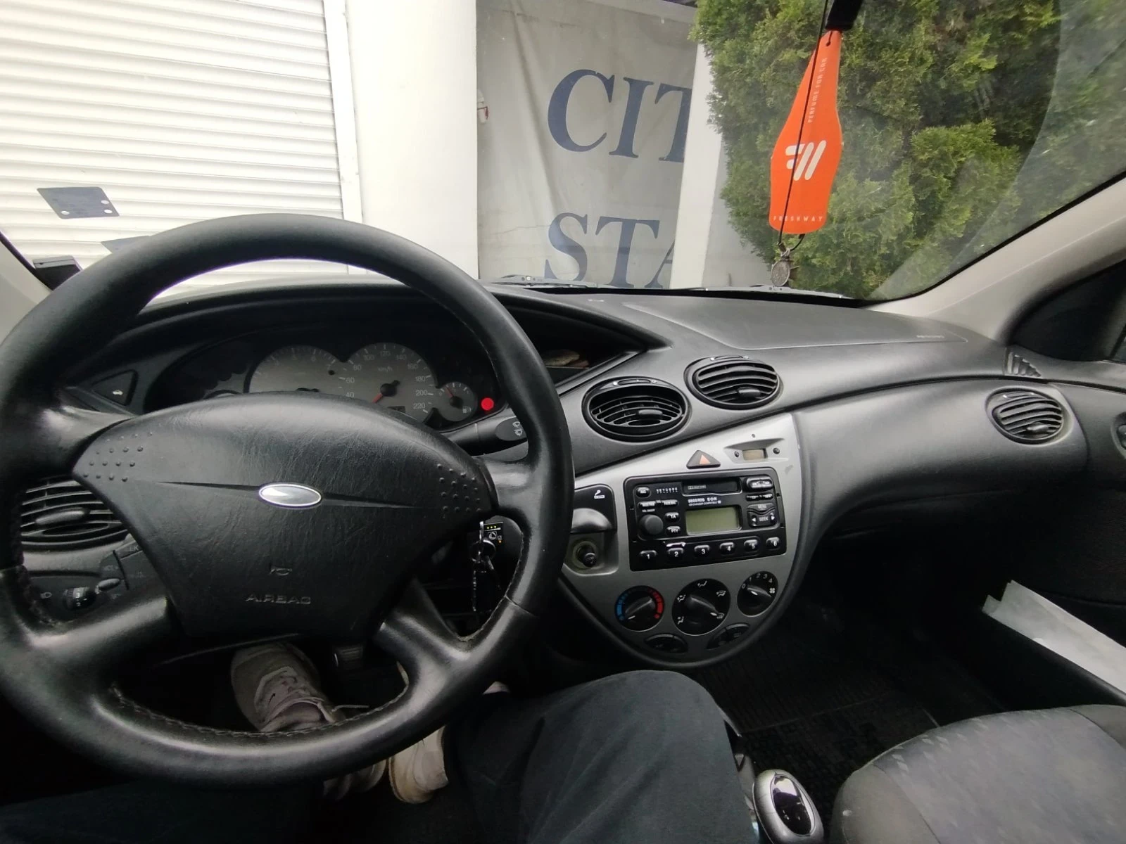 Ford Focus 1.6 бензин/газ, снимка 8 - Автомобили и джипове - 54611115