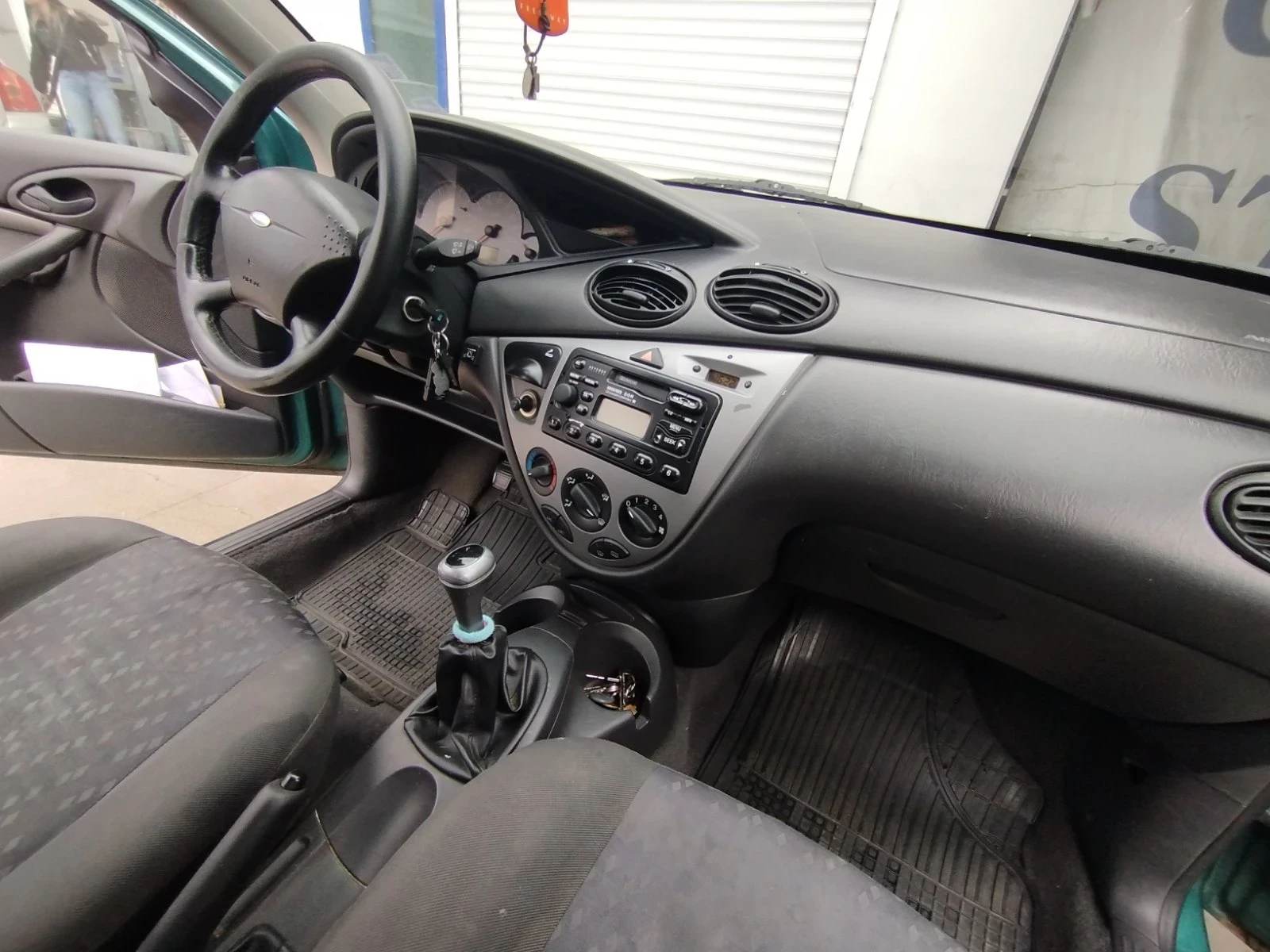 Ford Focus 1.6 бензин/газ, снимка 12 - Автомобили и джипове - 54611115