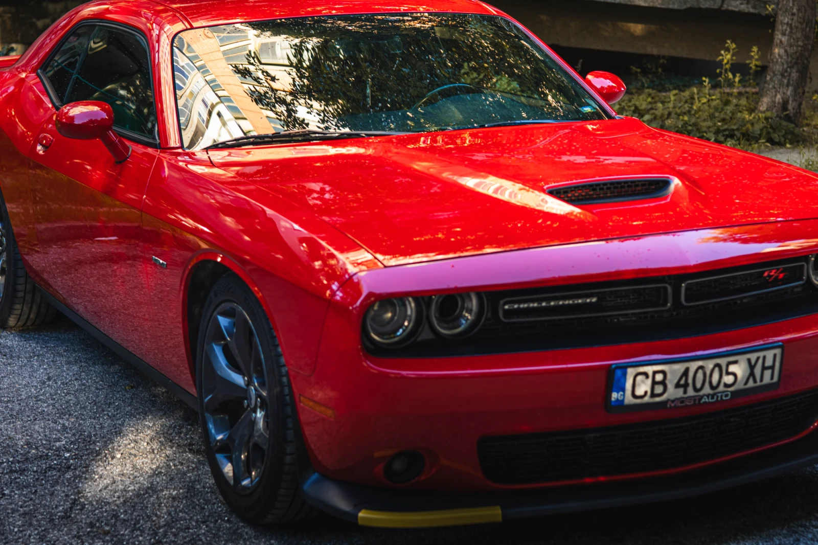Dodge Challenger 5.7 R/T, снимка 2 - Автомобили и джипове - 54705381