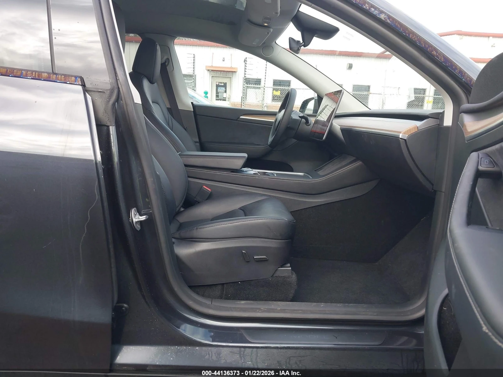 Tesla Model Y LONG RANGE DUAL MOTOR ALL-WHEEL DRIVE, снимка 9 - Автомобили и джипове - 54780049