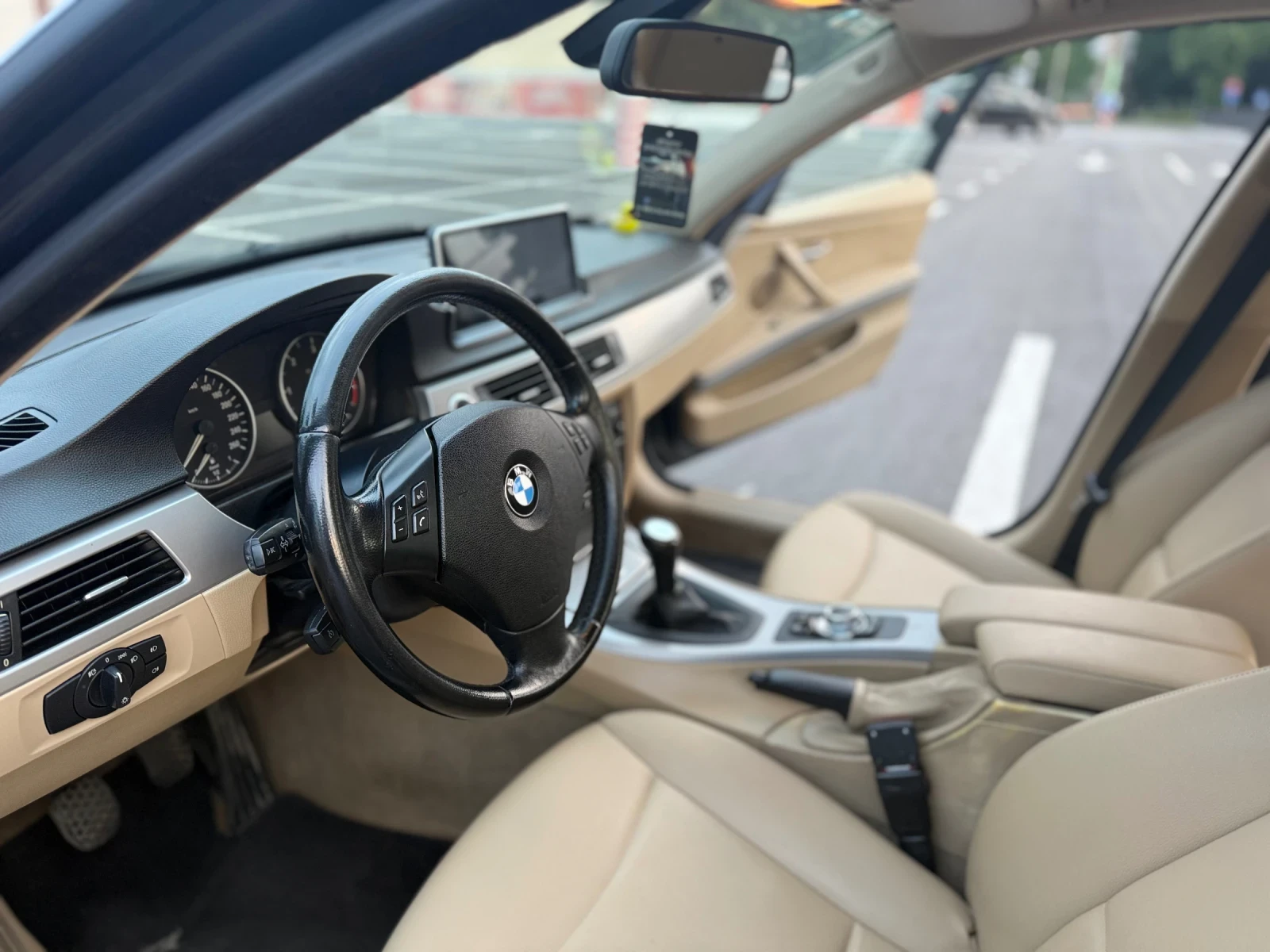 BMW 320, снимка 16 - Автомобили и джипове - 54804234