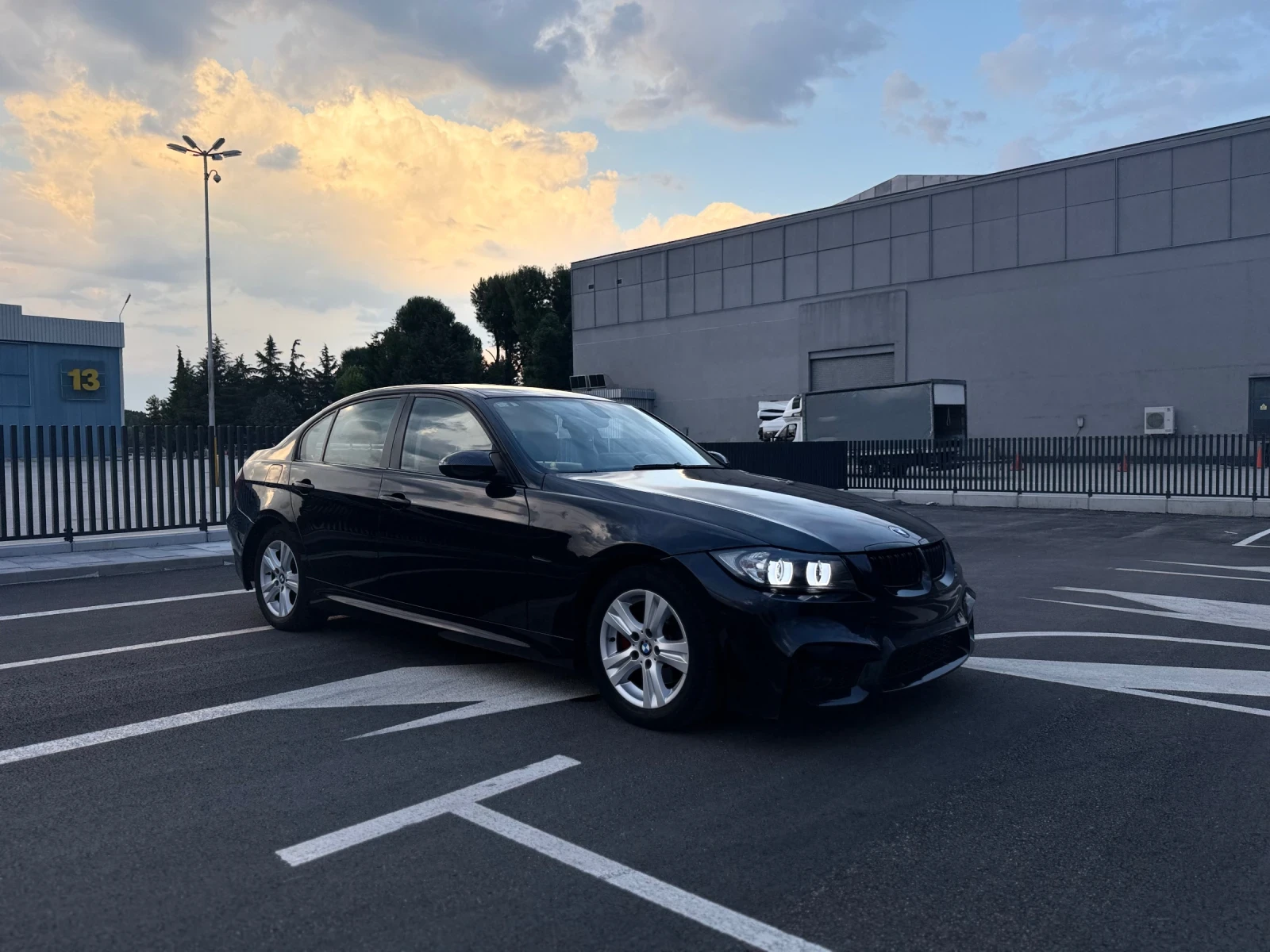 BMW 320, снимка 8 - Автомобили и джипове - 54804234