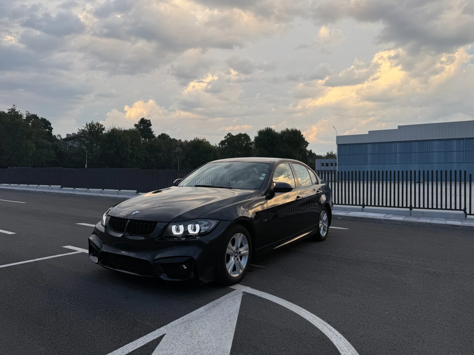 BMW 320, снимка 2 - Автомобили и джипове - 54804234