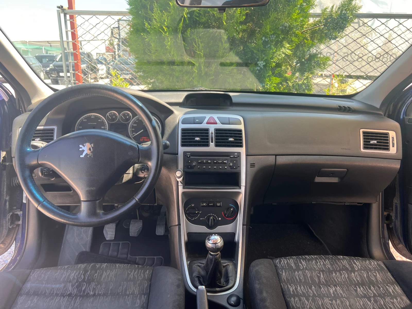 Peugeot 307 2.0 HDI 90кс, снимка 12 - Автомобили и джипове - 54986191
