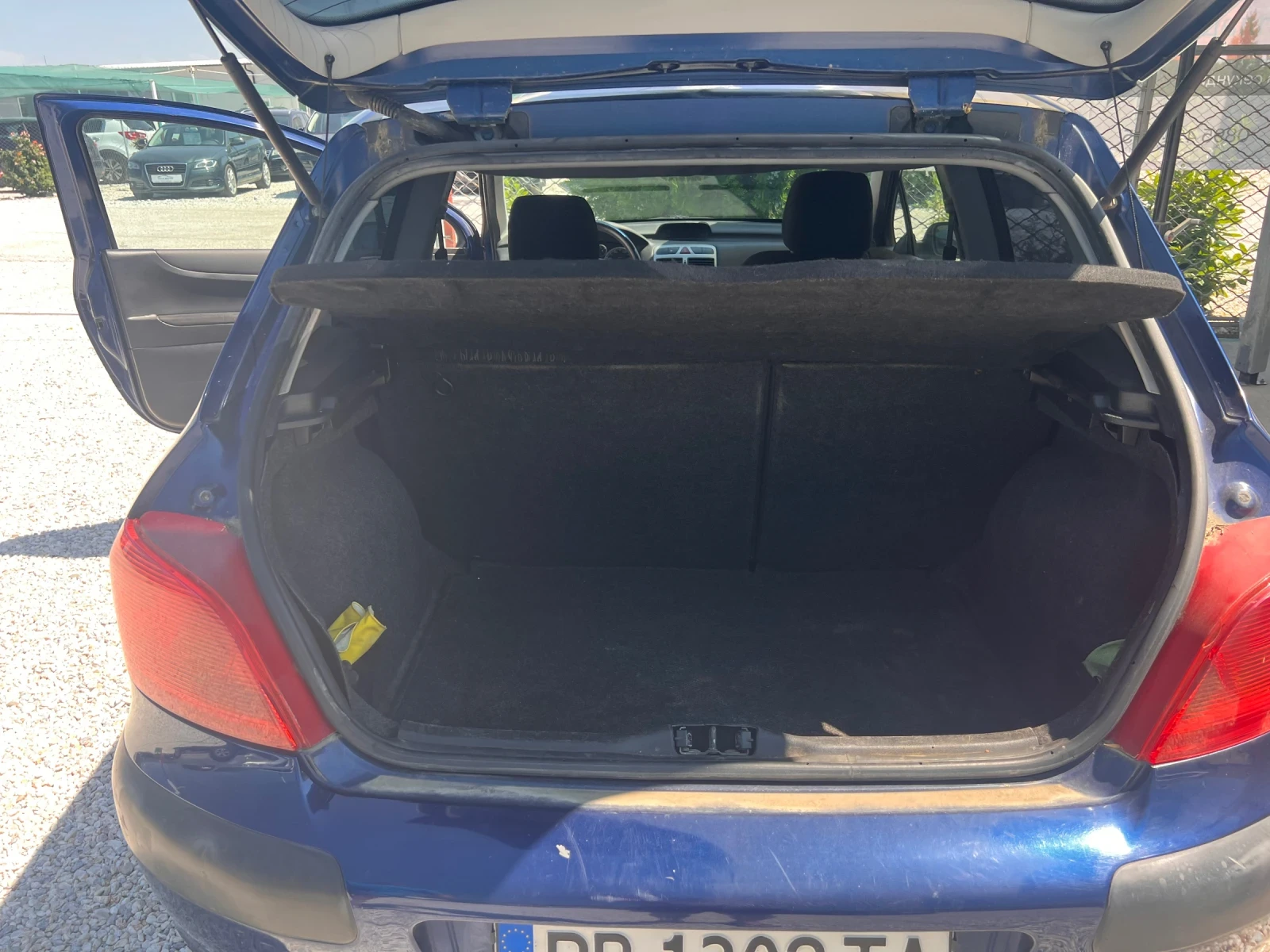 Peugeot 307 2.0 HDI 90кс, снимка 15 - Автомобили и джипове - 54986191