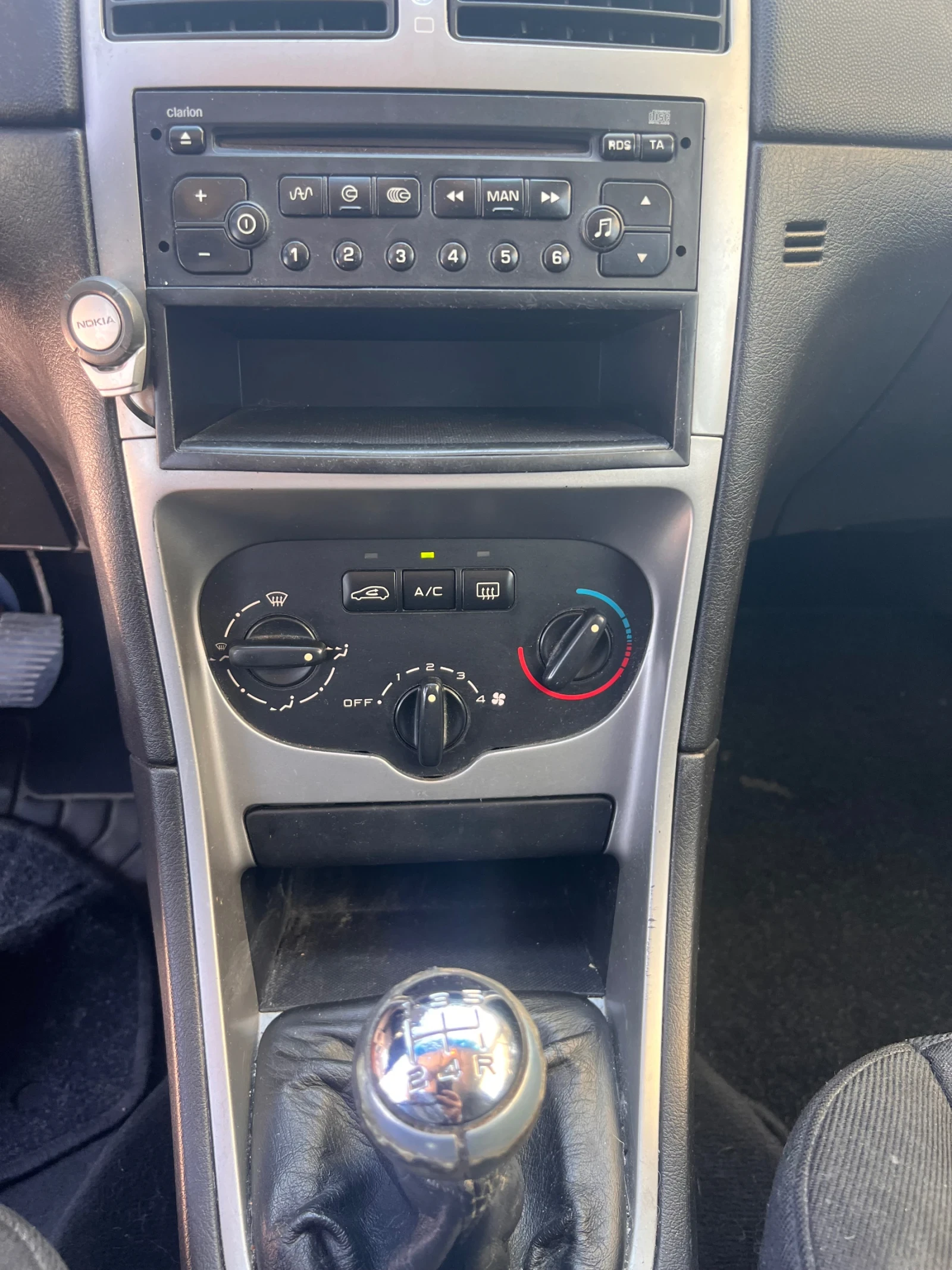 Peugeot 307 2.0 HDI 90кс, снимка 13 - Автомобили и джипове - 54986191