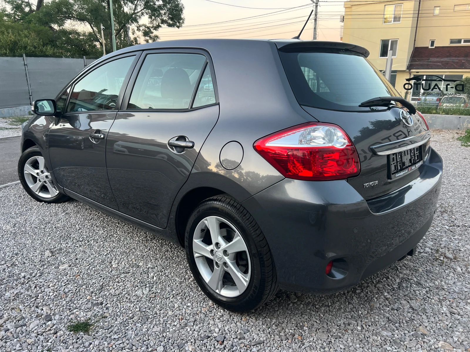 Toyota Auris 1.6-NAVI FULL, снимка 6 - Автомобили и джипове - 55482886