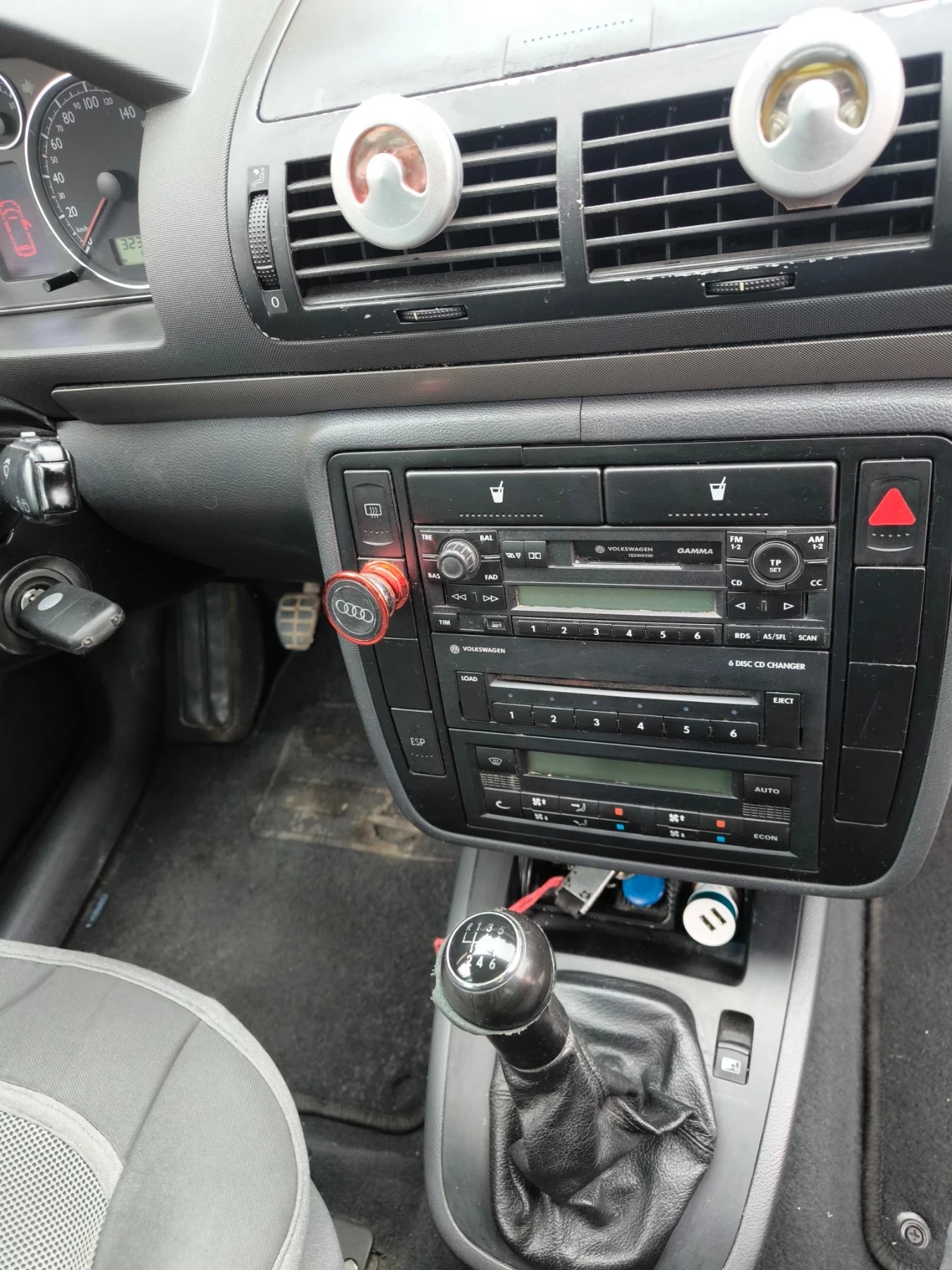 VW Sharan 1.8t Газ Бензин, снимка 8 - Автомобили и джипове - 55990531