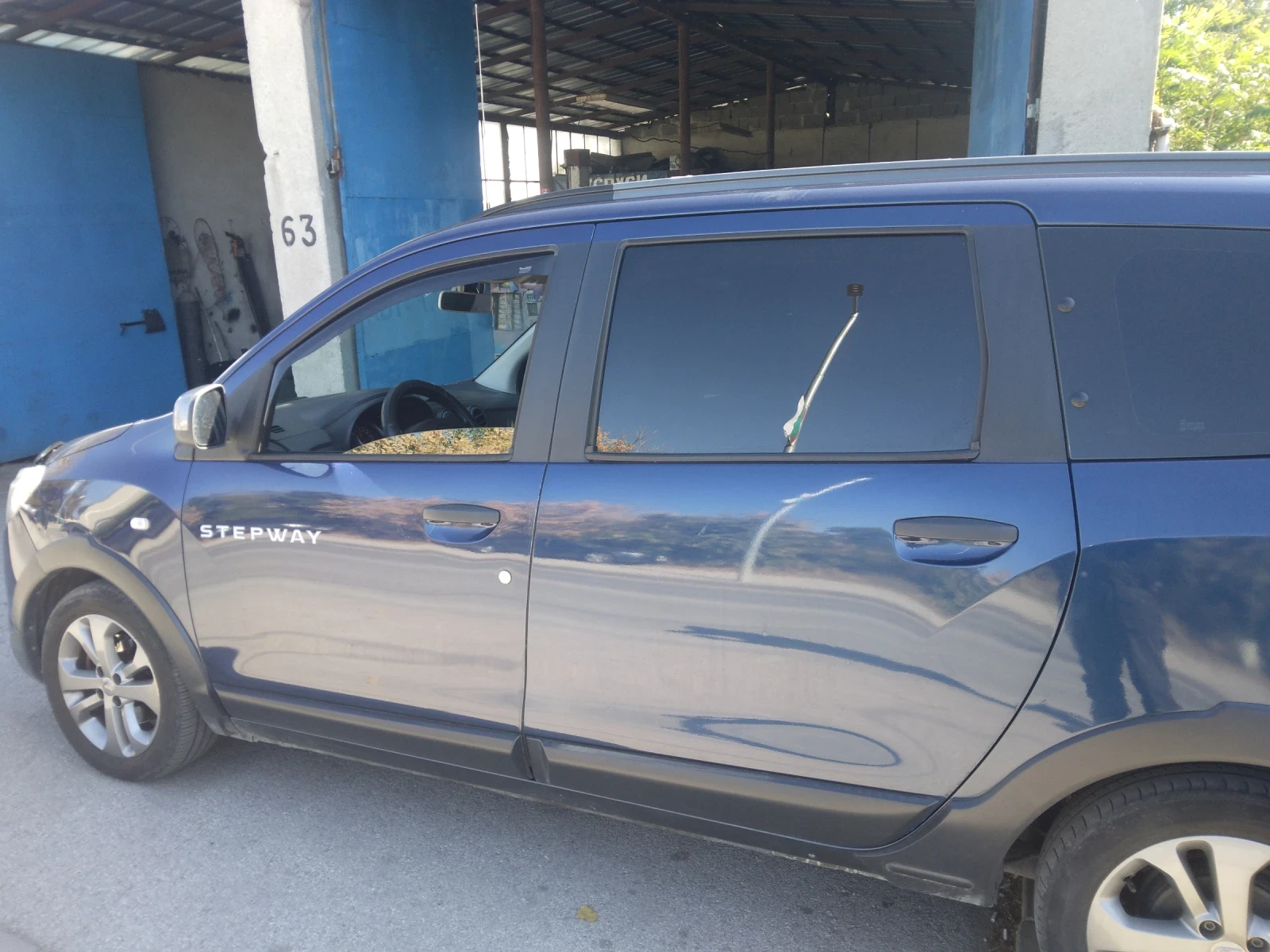 Dacia Lodgy, снимка 3 - Автомобили и джипове - 56679473