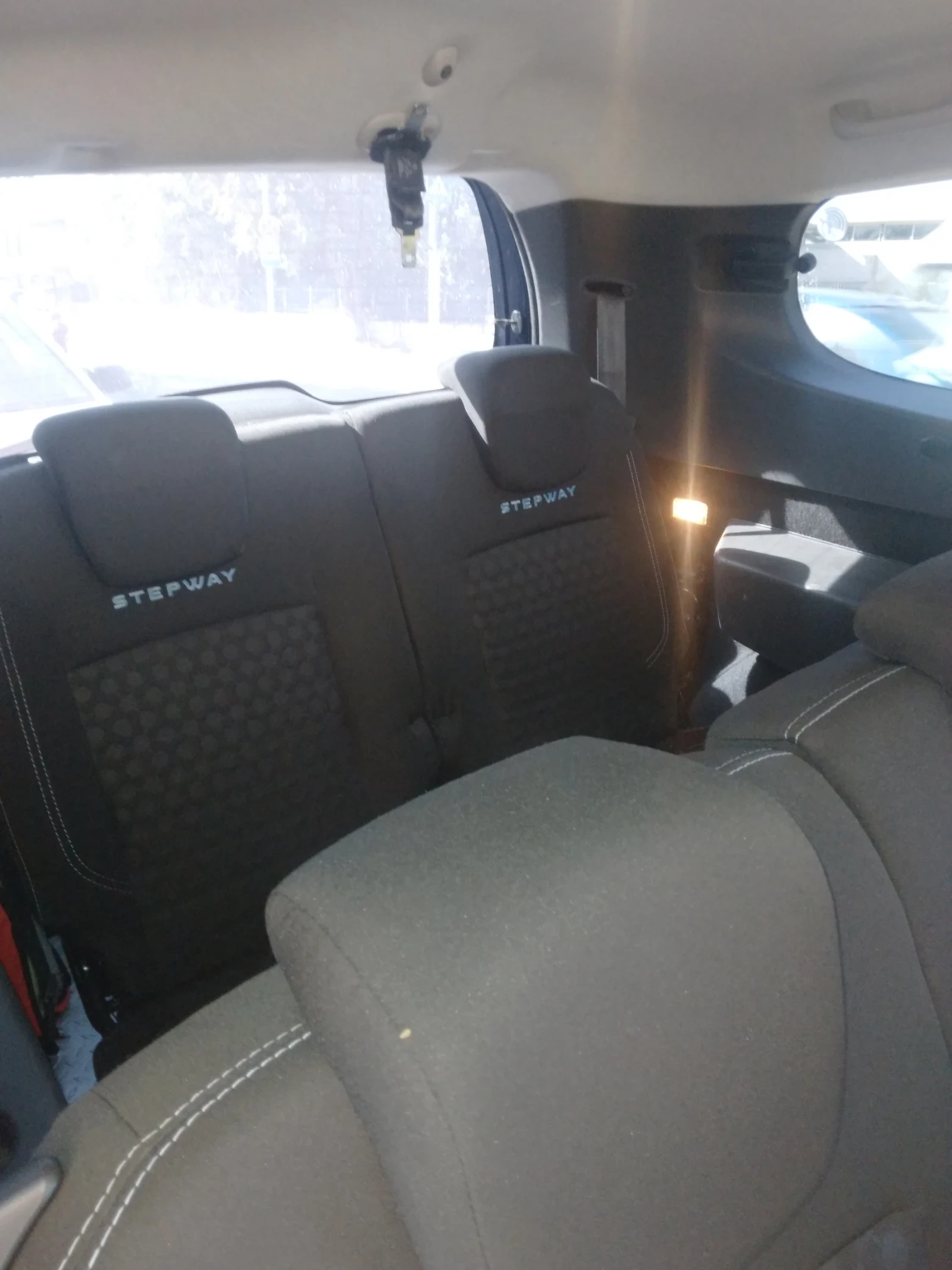 Dacia Lodgy, снимка 8 - Автомобили и джипове - 56679473
