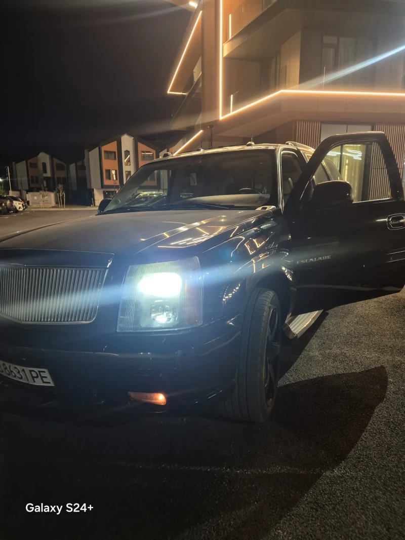 Cadillac Escalade, снимка 4 - Автомобили и джипове - 52619259