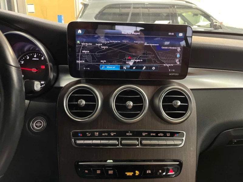 Mercedes-Benz GLC 300 * CARFAX * ПОДГРЕВ * ПАМЕТ * МЪРТВА ТОЧКА, снимка 9 - Автомобили и джипове - 53308490