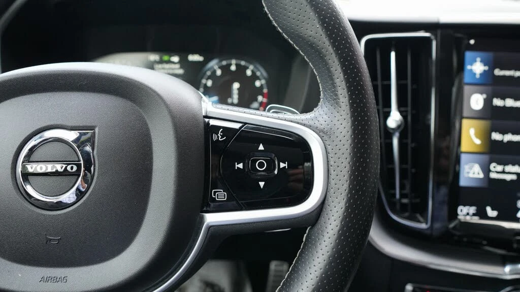 Volvo Xc90 T6 R-Design PANO* 360CAM* BLINDSPOT* HEAD-UP*  - изображение 6