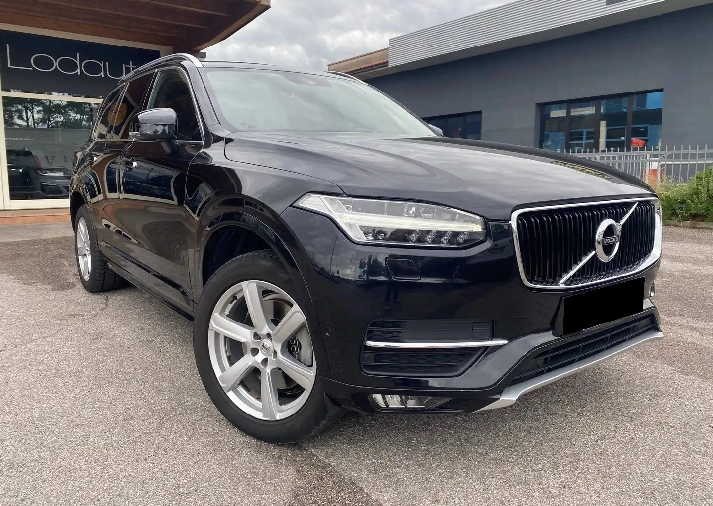 Volvo Xc90 2.0 d5 Momentum AWD 7-SEATS, снимка 2 - Автомобили и джипове - 54994914