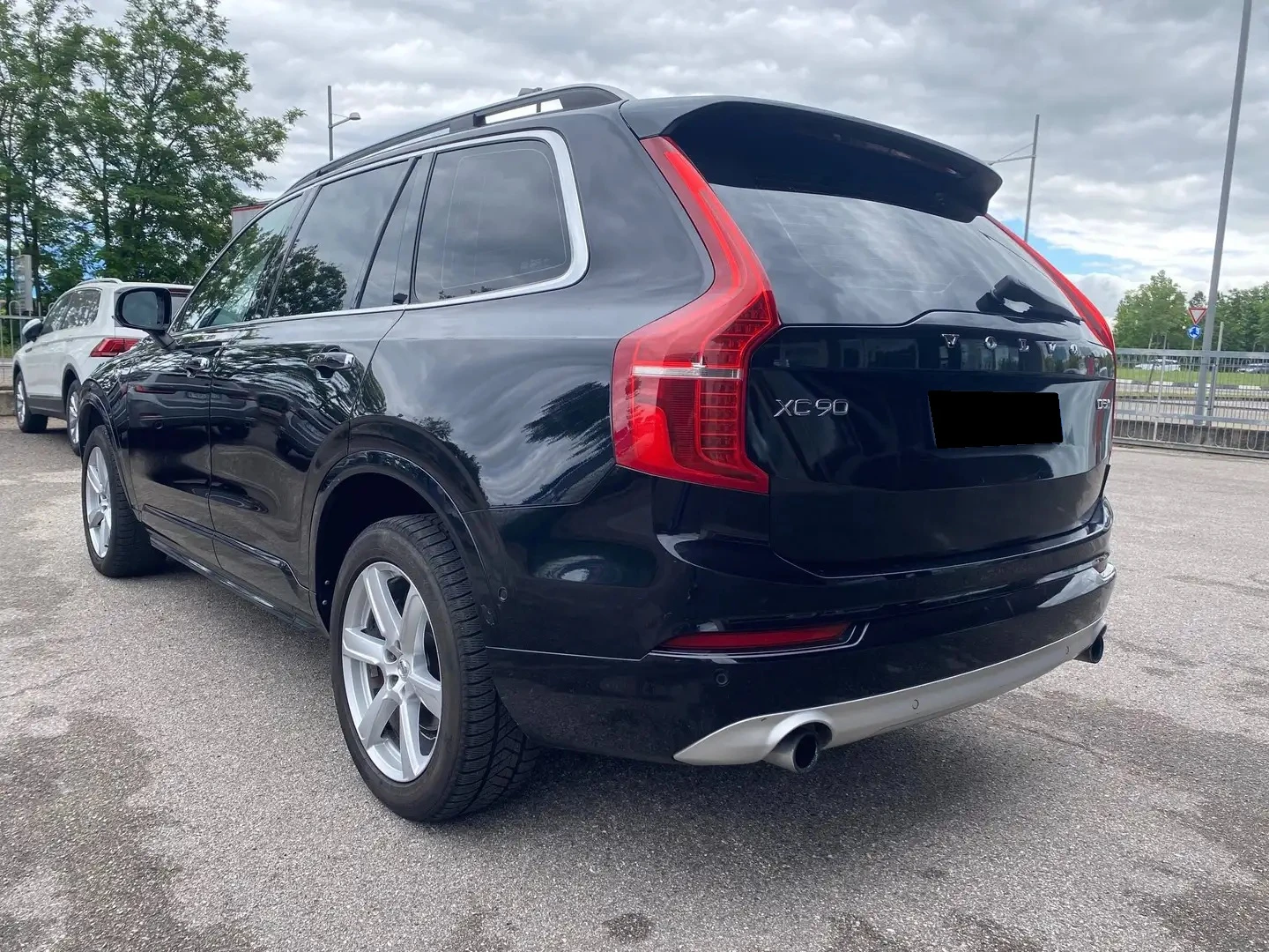 Volvo Xc90 2.0 d5 Momentum AWD 7-SEATS, снимка 4 - Автомобили и джипове - 54994914