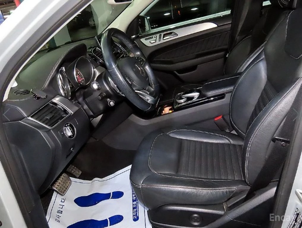 Mercedes-Benz GLE 350 AMG* LINE* HARMON* KARDON* ПОДГРЕВ* КАМЕРА* , снимка 13 - Автомобили и джипове - 55046027