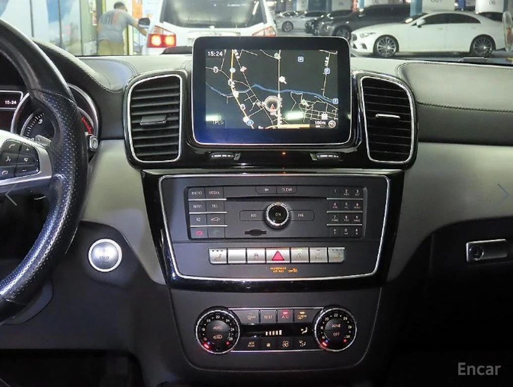Mercedes-Benz GLE 350 AMG* LINE* HARMON* KARDON* ПОДГРЕВ* КАМЕРА* , снимка 10 - Автомобили и джипове - 55046027