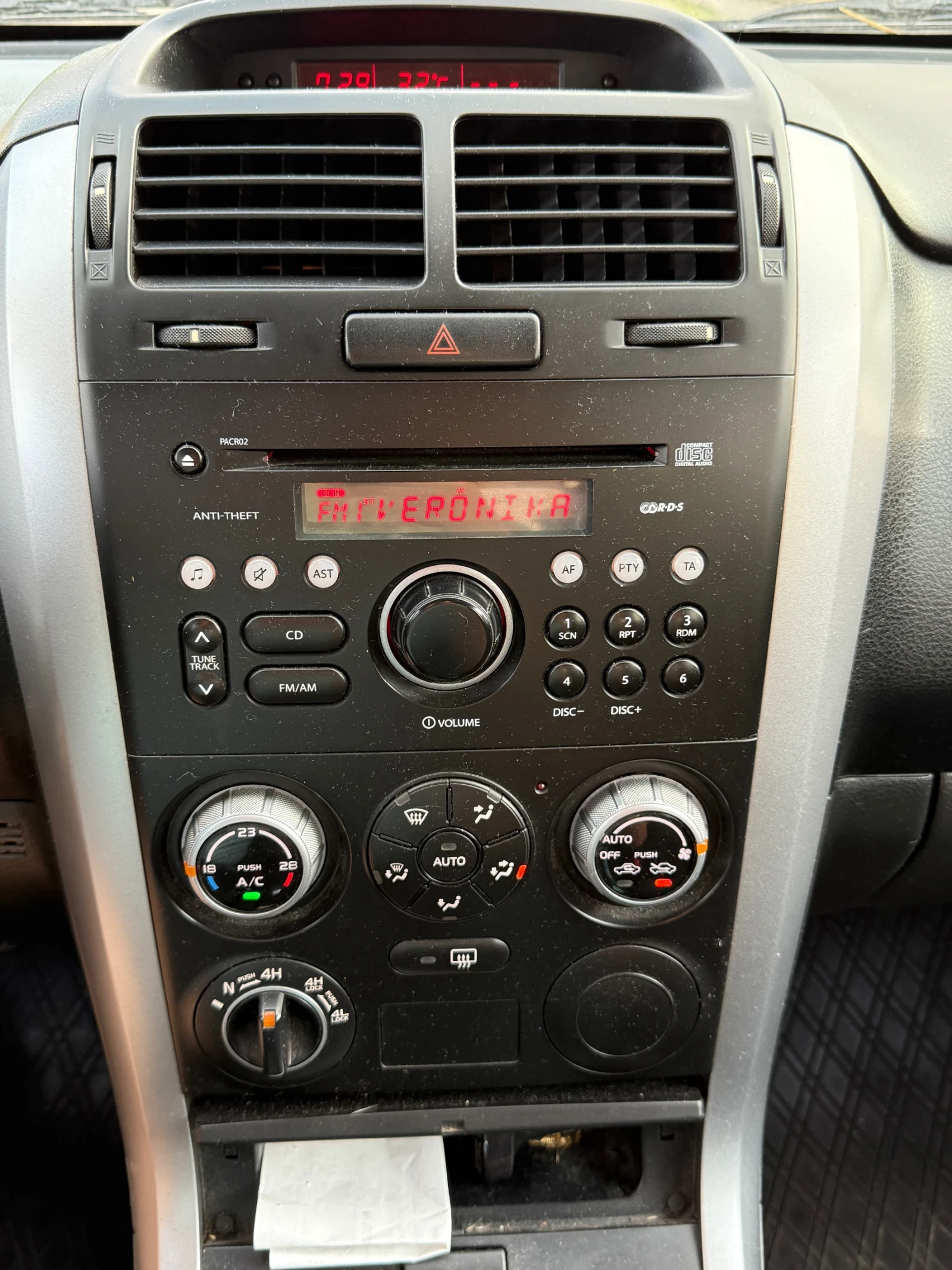 Suzuki Grand vitara, снимка 7 - Автомобили и джипове - 55598509