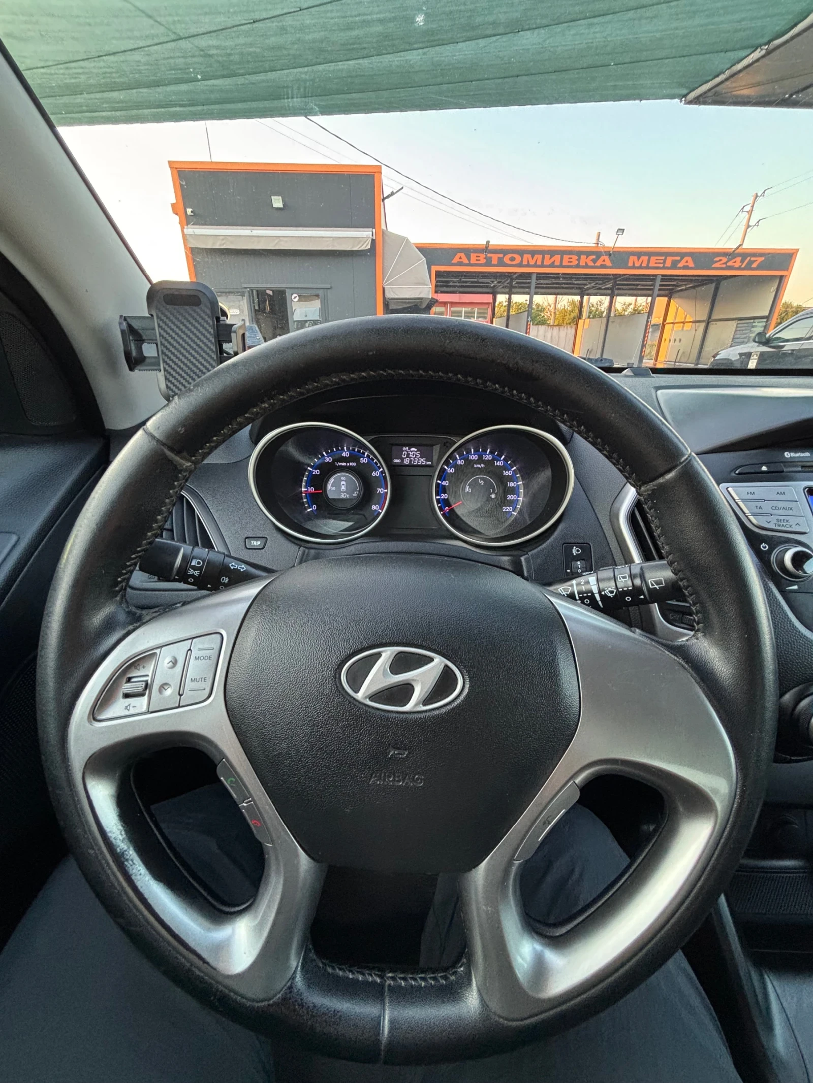 Hyundai IX35 2.0 бензин+ газ, снимка 13 - Автомобили и джипове - 55768347