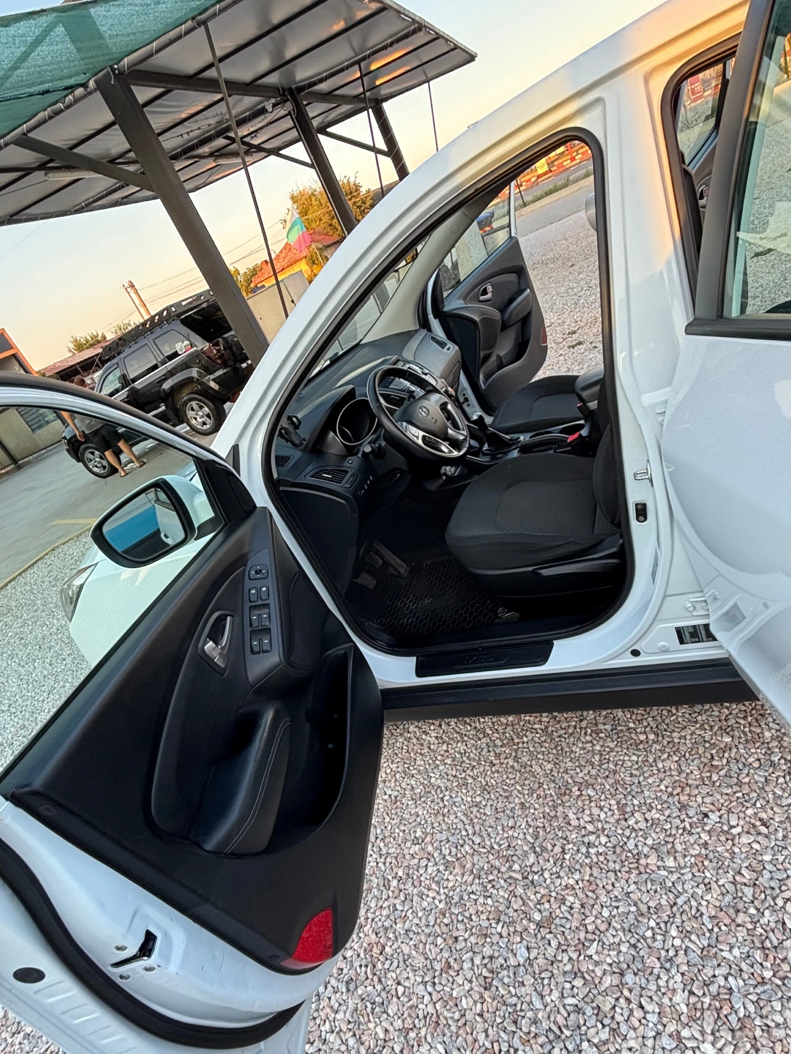 Hyundai IX35 2.0 бензин+ газ, снимка 11 - Автомобили и джипове - 55768347