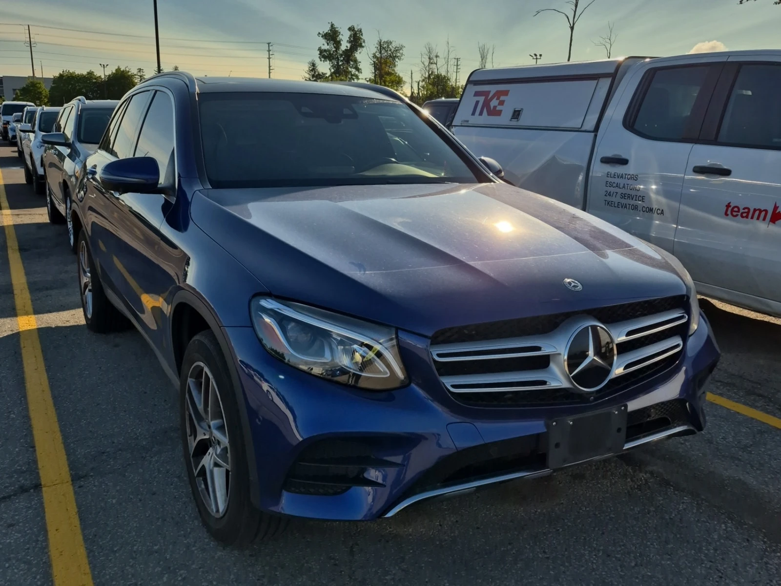 Mercedes-Benz GLC 300 * АВТОКРЕДИТ * ГЛАВНО ПРЕДСТАВИТЕЛСТВО, снимка 2 - Автомобили и джипове - 55900877