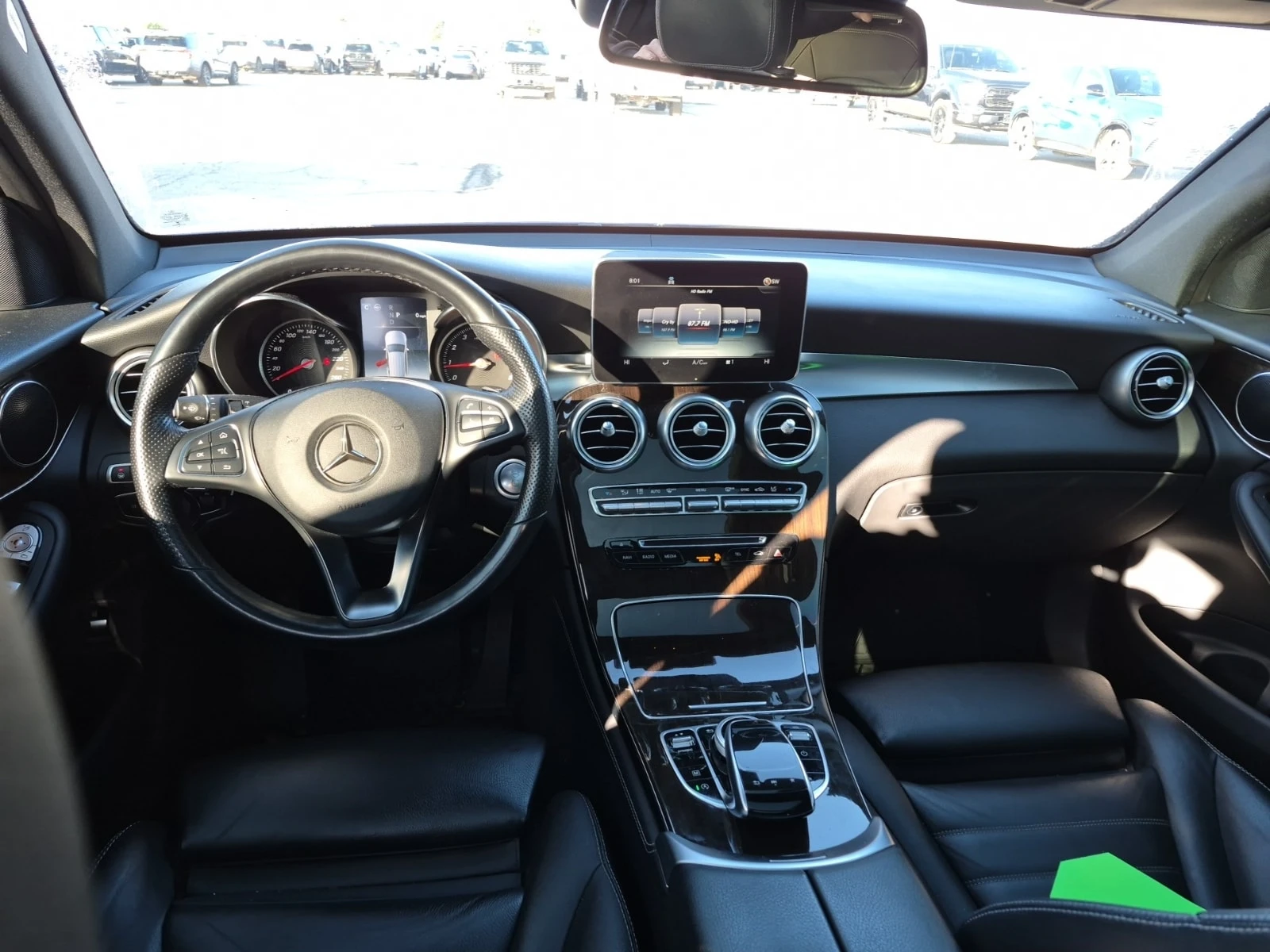 Mercedes-Benz GLC 300 * АВТОКРЕДИТ * ГЛАВНО ПРЕДСТАВИТЕЛСТВО, снимка 10 - Автомобили и джипове - 55900877